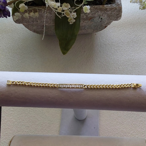 Gold Chain Bracelet - Picture 4 of 5